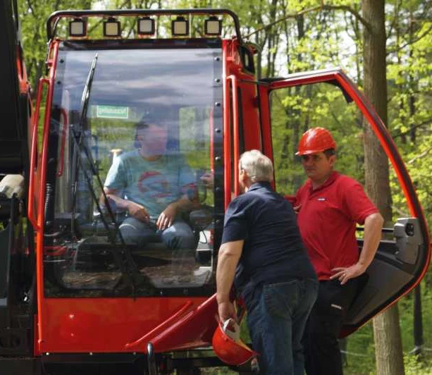 Krótka relacja z pokazu Komatsu 931 z głowicą C144