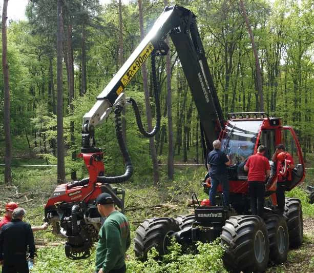 Krótka relacja z pokazu Komatsu 931 z głowicą C144